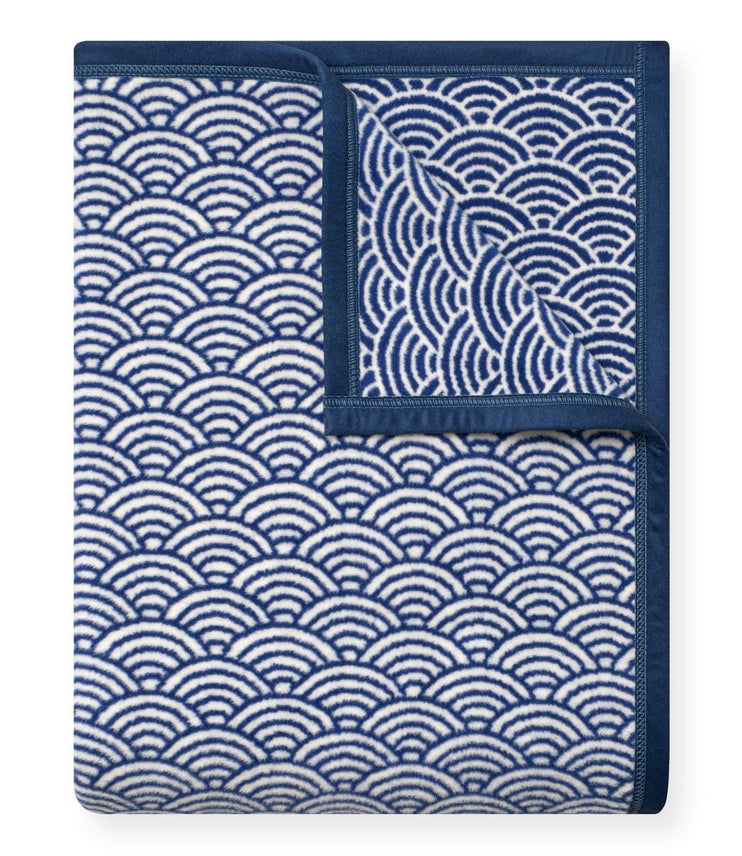 Brewster Scallops Blanket - ChappyWrap