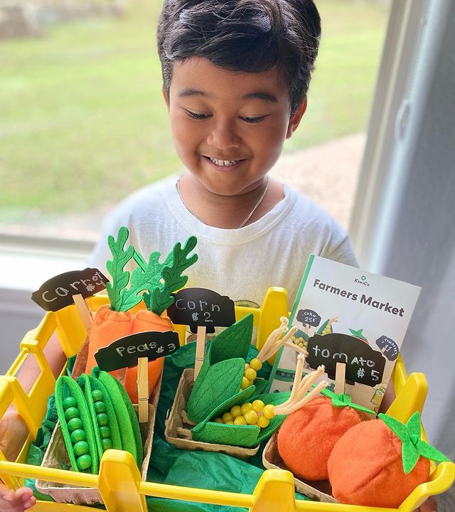 Learn & Grow Farmers Market Toy Kit For Kids - KiwiCo