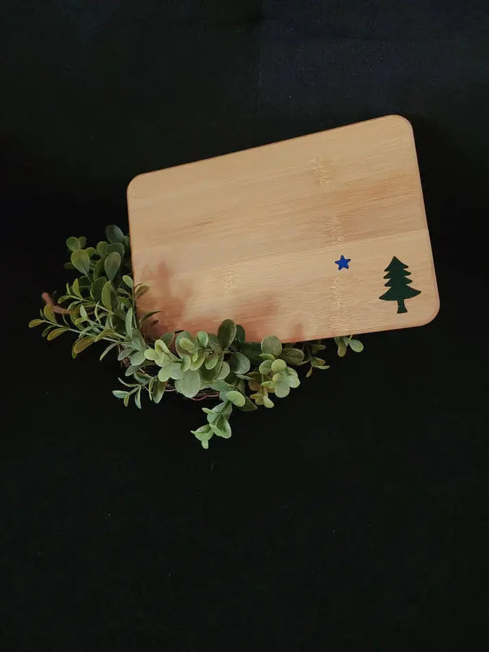 Original Maine Flag Bamboo Cutting Board - Snowdon Customs - The Woods Maine