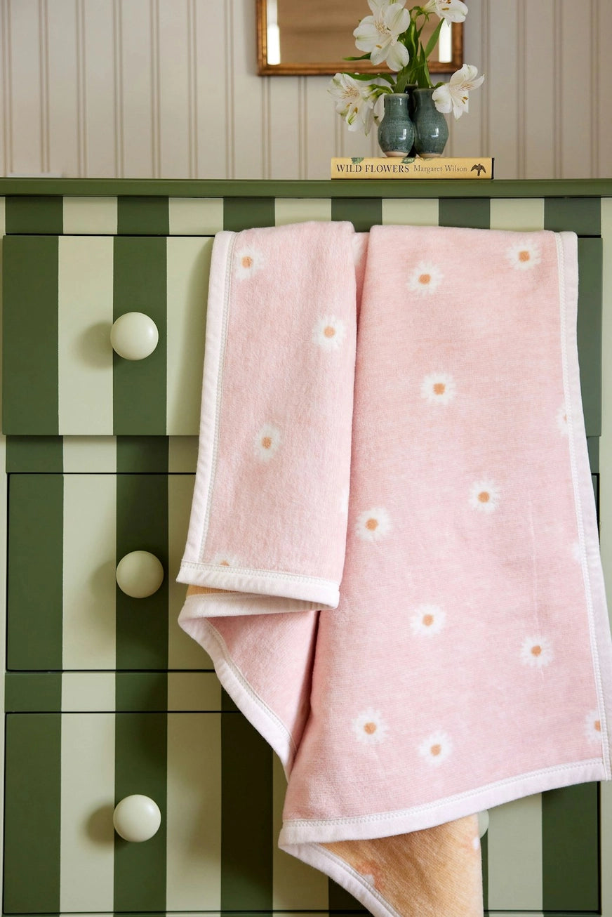 Lazy Daisies Mini Baby Blanket - Chappy Wrap