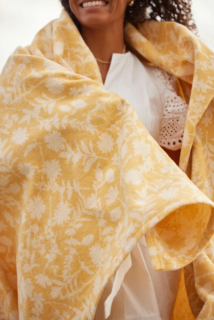 Wildflower Daffodil Lightweight Blanket - Chappy Wrap