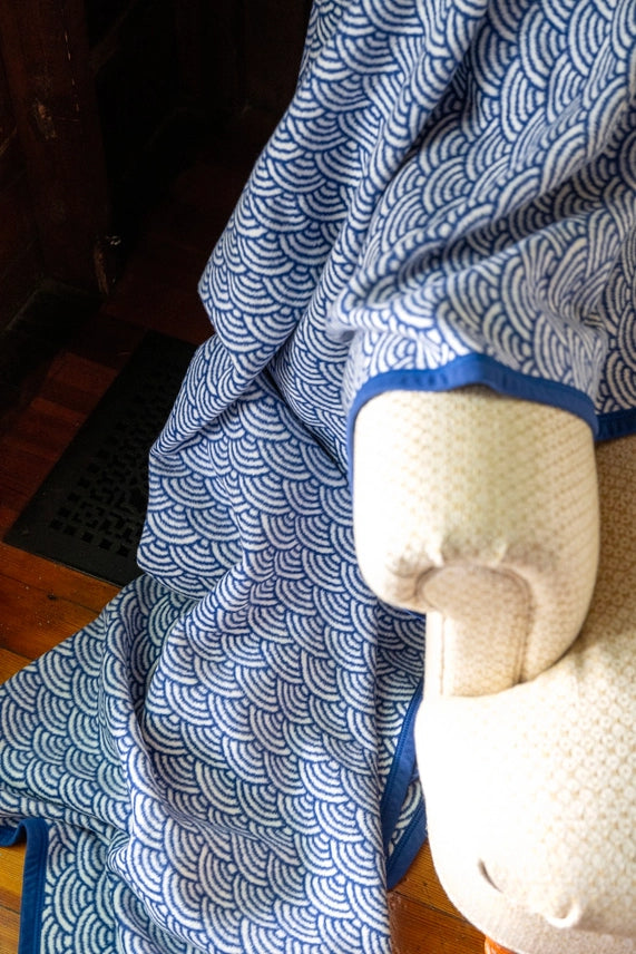 Brewster Scallops Blanket - ChappyWrap