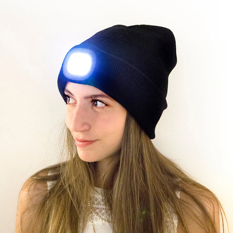 Rechargeable Light Up Beanie - Kikkerland